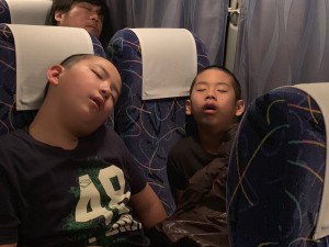 H31 久枝（夜行バス、ハルト、ナギト爆睡）